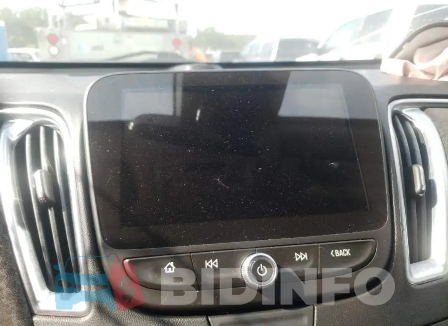 1G1ZD5ST4JF221124 Photo# 9