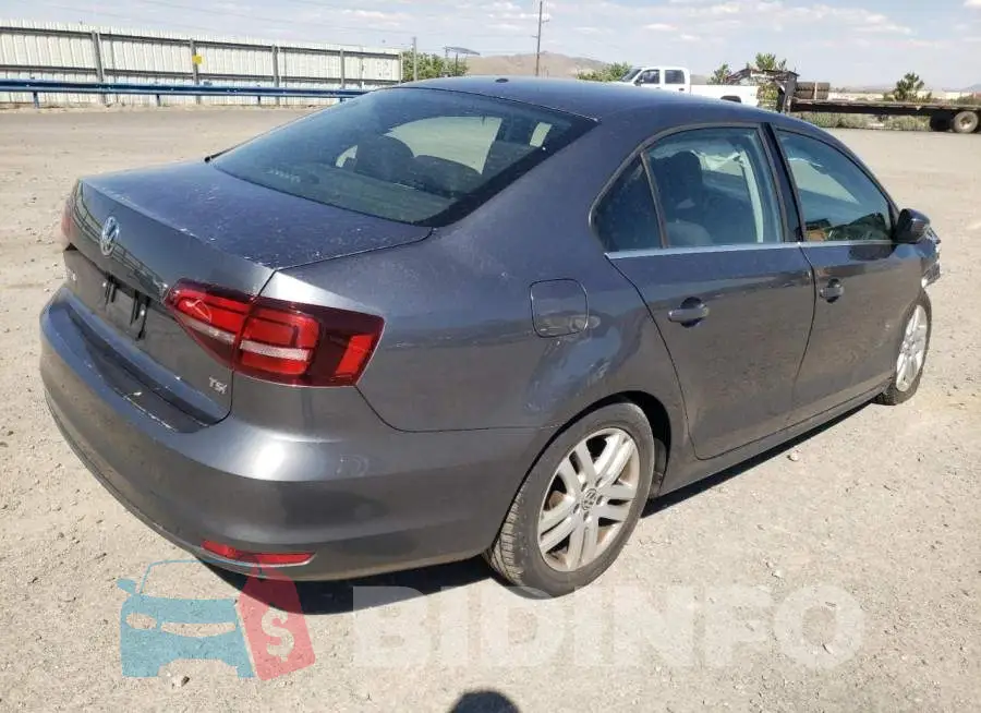 3VW2B7AJ2HM352568 Photo# 4