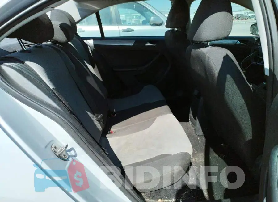 3VW2B7AJ2HM397283 Photo# 6