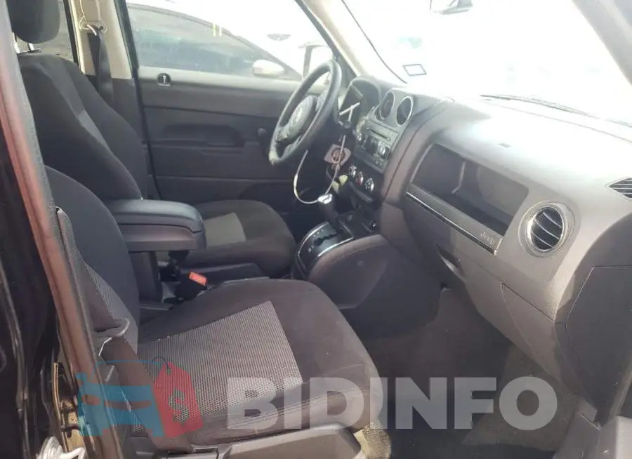 1C4NJPBBXHD157159 Photo# 5