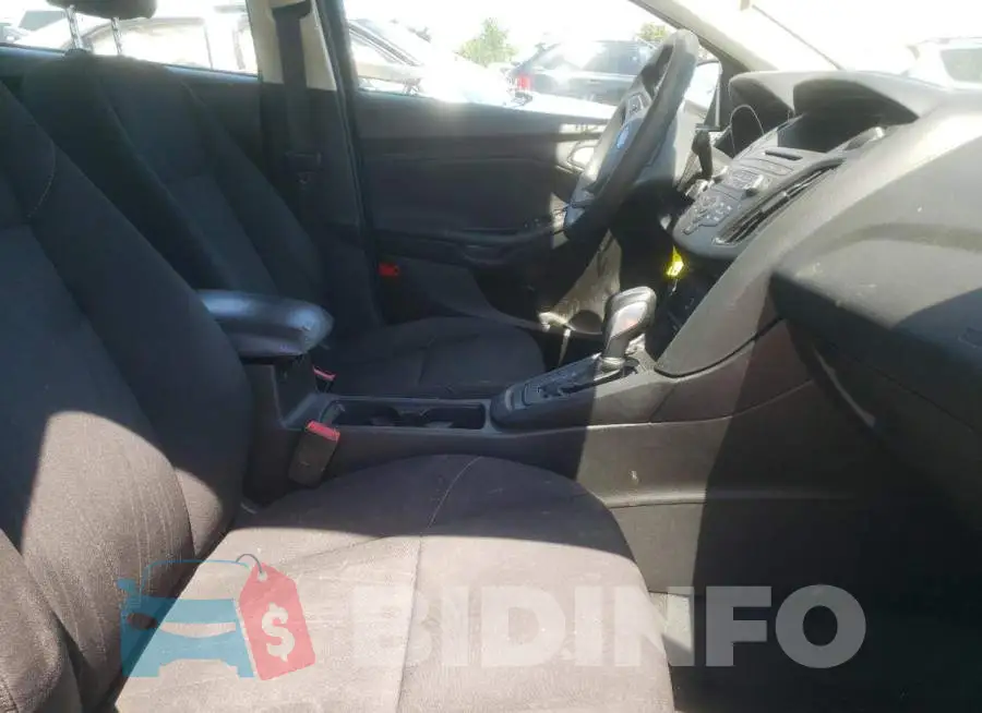 1FADP3F22GL257814 Photo# 5