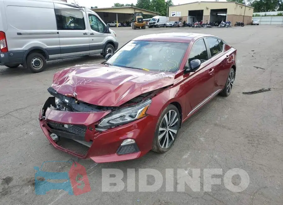 1N4BL4CV3LN301633 Photo# 2