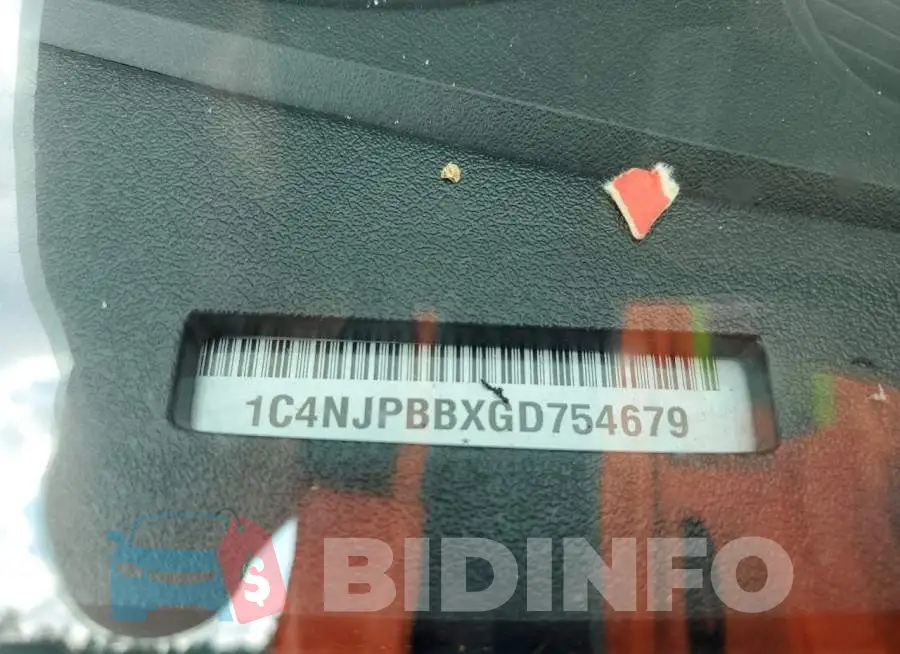 1C4NJPBBXGD754679 Photo# 10