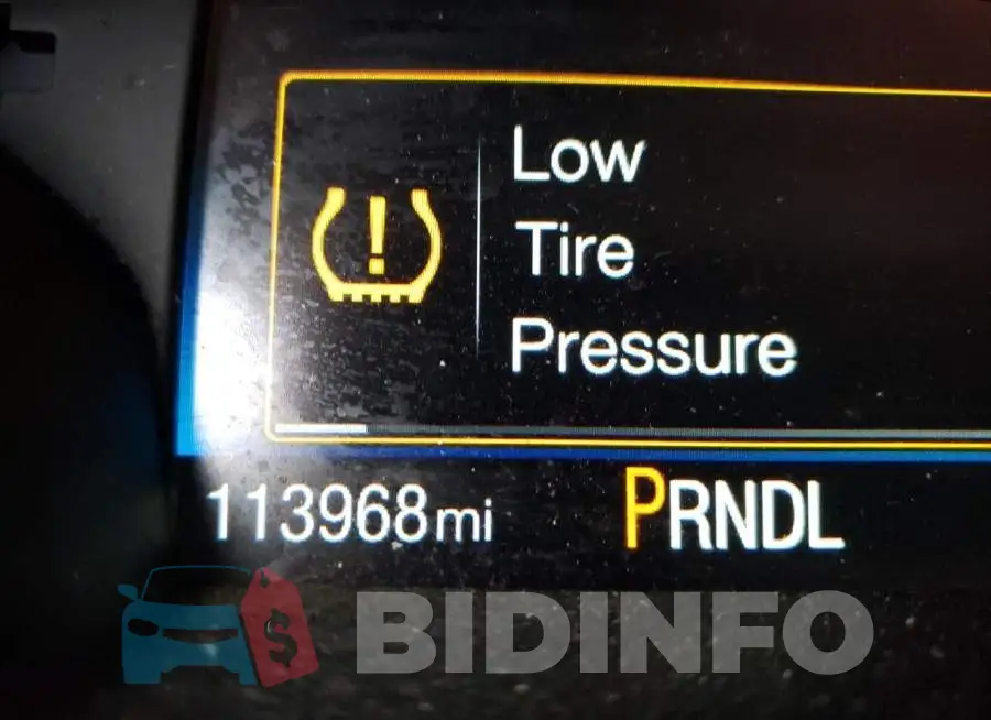 1FADP3F2XJL285142 Photo# 8