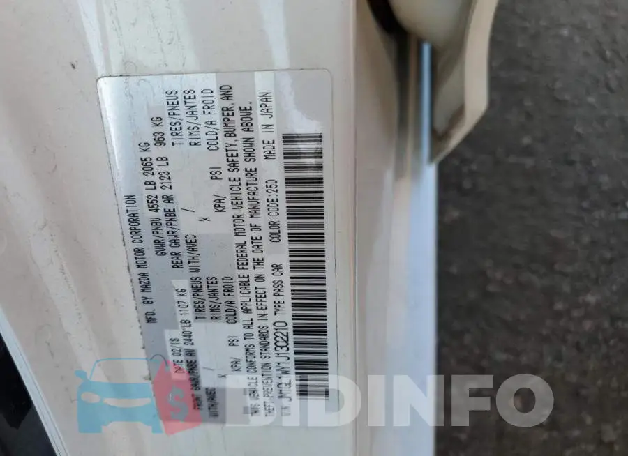 JM1GL1WY1J1302210 Photo# 10