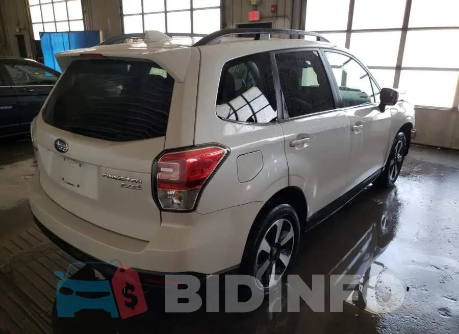JF2SJARC8HH444864 Photo# 4