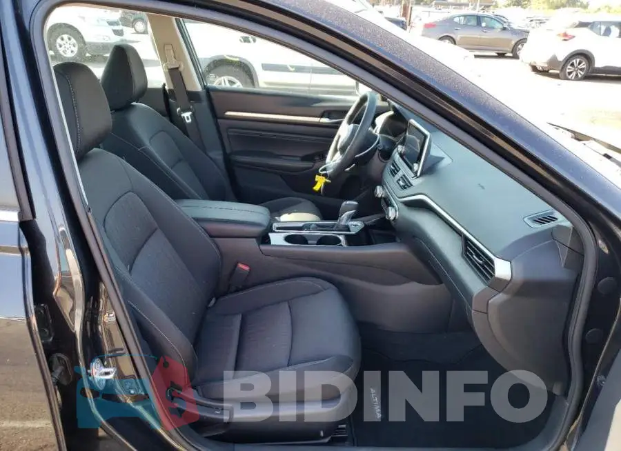 1N4BL4DV0MN324321 Photo# 5