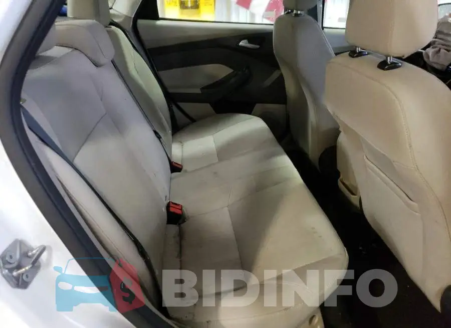 1FADP3F26JL206520 Photo# 6