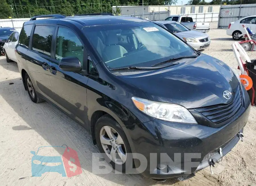 5TDZZ3DC1HS829798 Photo# 1
