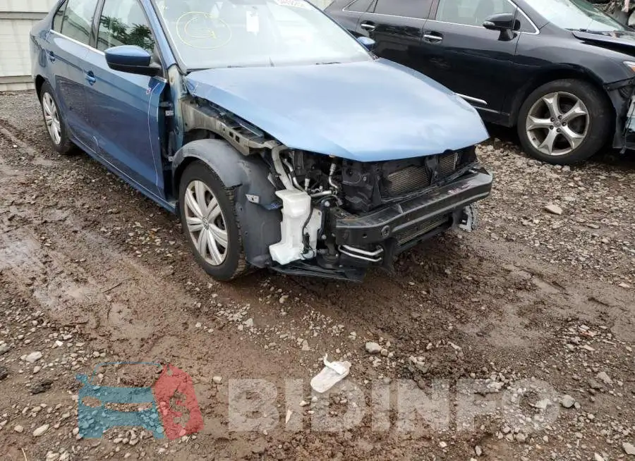 3VW2B7AJ2HM261820 Photo# 9
