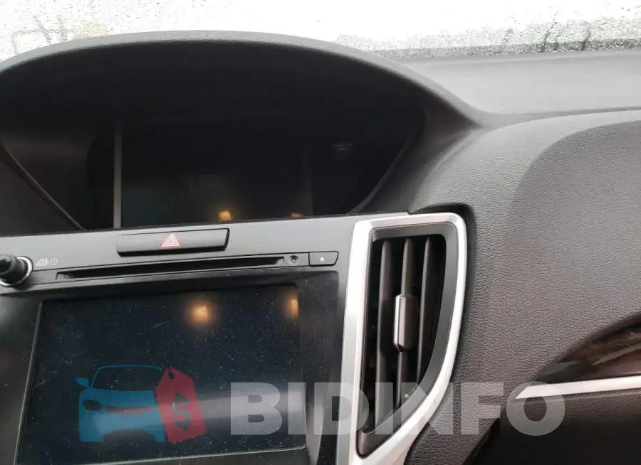 19UUB1F57JA003527 Photo# 9