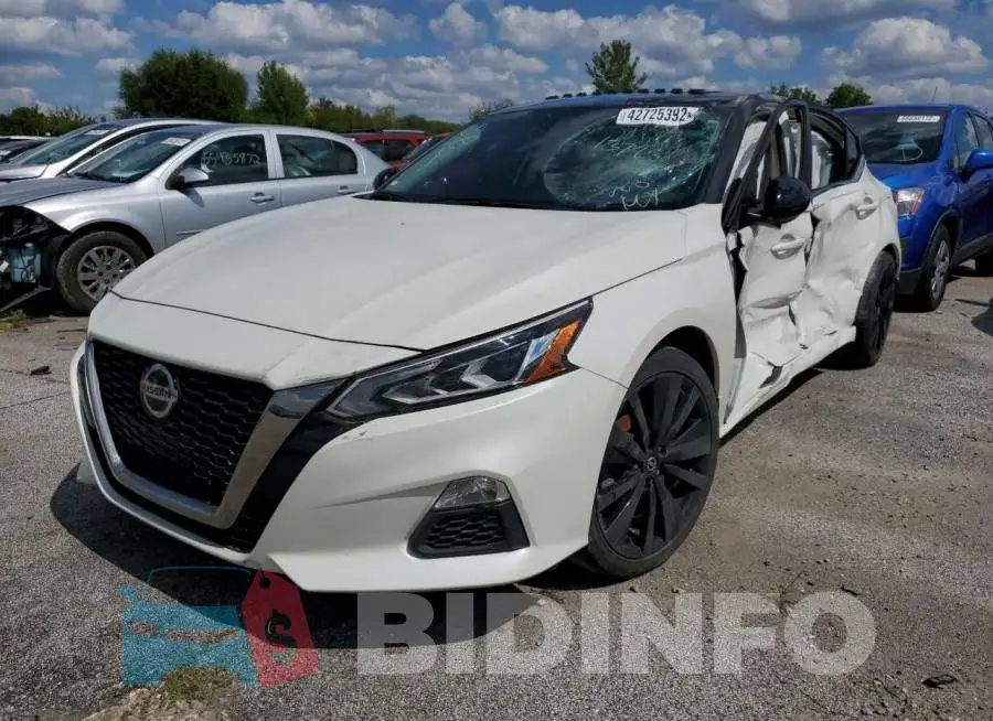 1N4BL4CV5KC137232 Photo# 2
