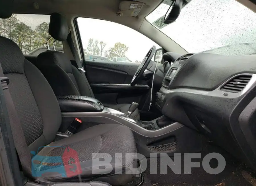3C4PDCAB8GT102857 Photo# 5