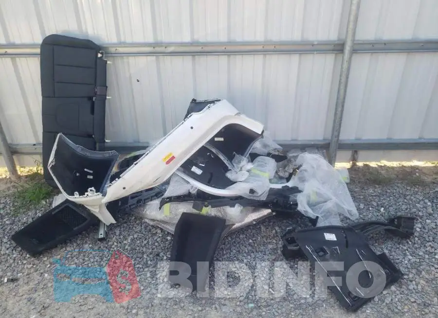 5UXTS3C50KLR74061 Photo# 9