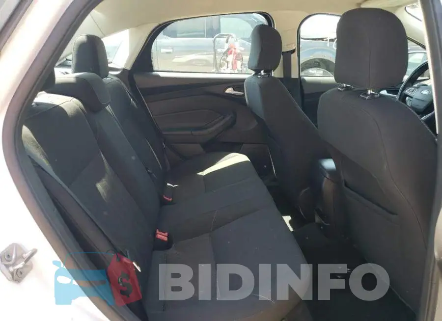 1FADP3F2XHL232810 Photo# 6
