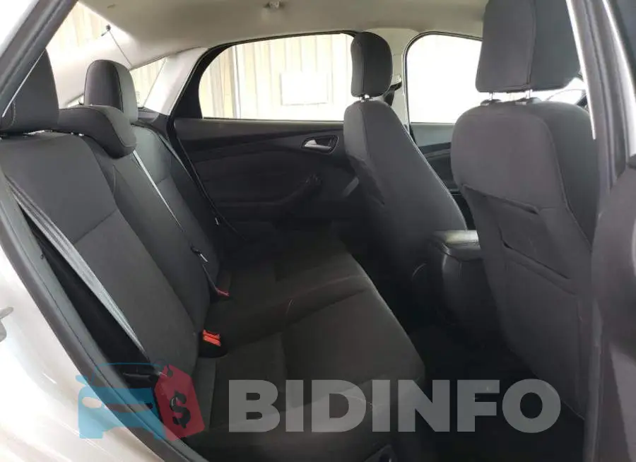 1FADP3F2XHL282817 Photo# 6