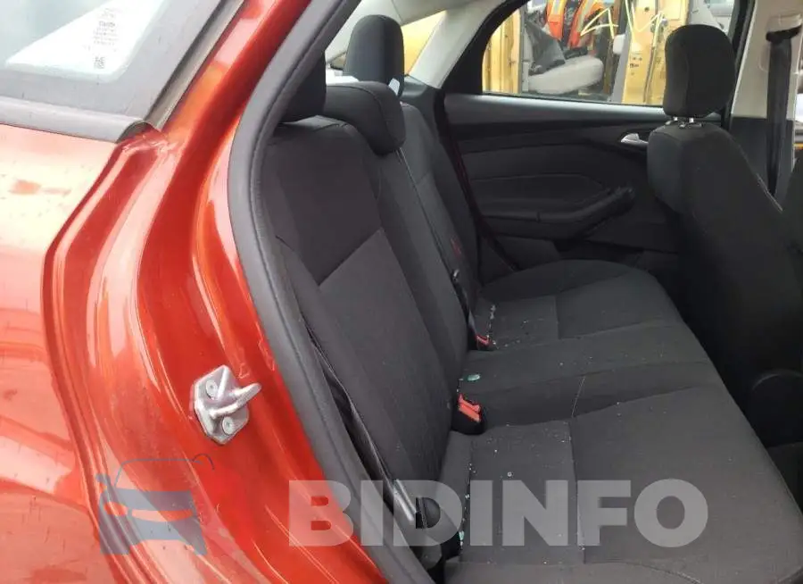 1FADP3F25JL300629 Photo# 6