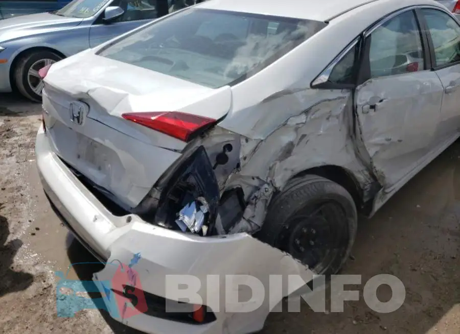 19XFC2F67LE018015 Photo# 9