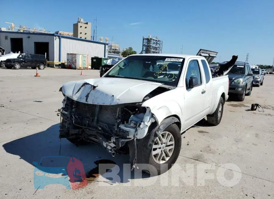 1N6BD0CT3HN773818 Photo# 2