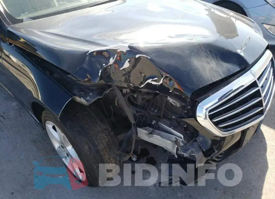 WDDHF8JB9GB302942 Photo# 9