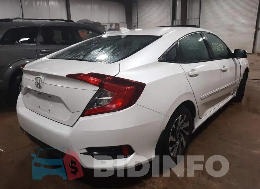 19XFC2F72HE210314 Photo# 4