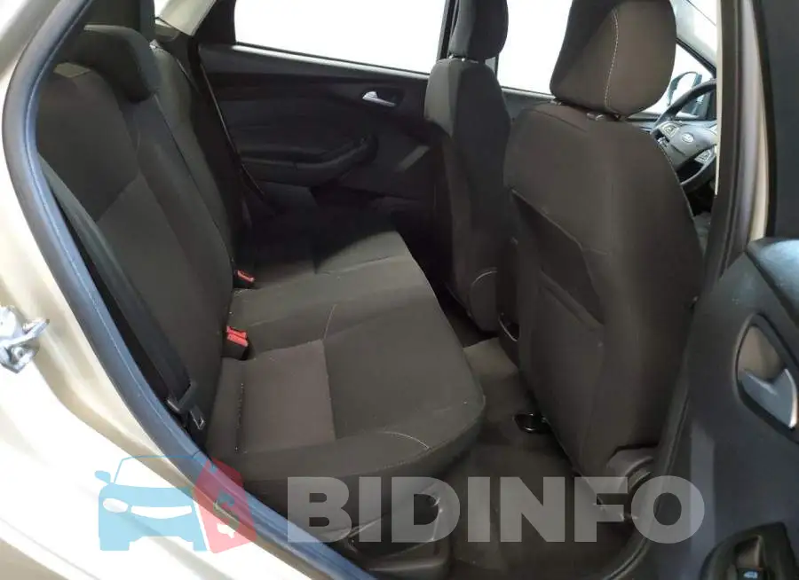 1FADP3F27JL236917 Photo# 6