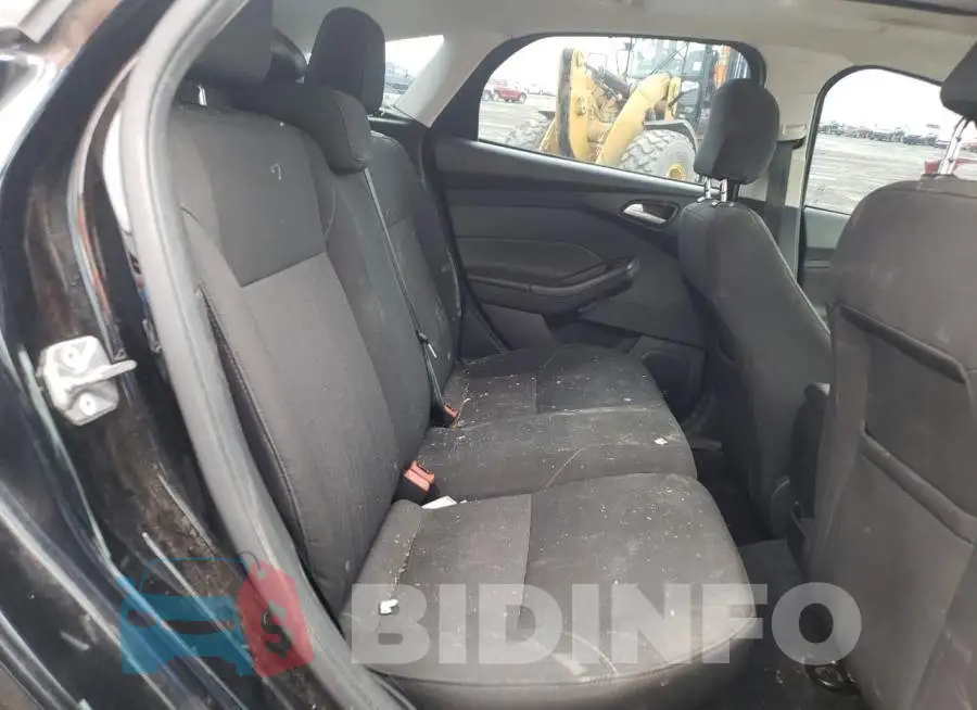 1FADP3M22HL303601 Photo# 6