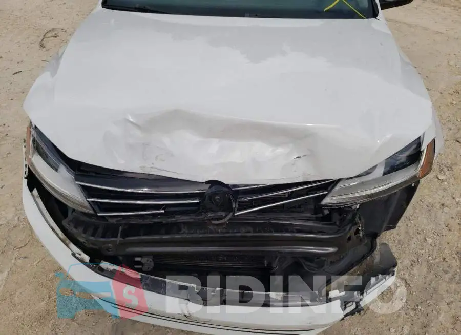 3VW2B7AJ2HM247187 Photo# 7