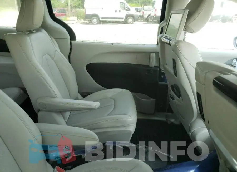 2C4RC1L71MR572719 Photo# 6