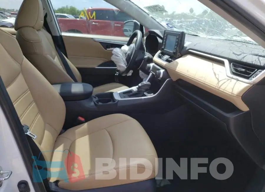 2T3C1RFV8KW027284 Photo# 5