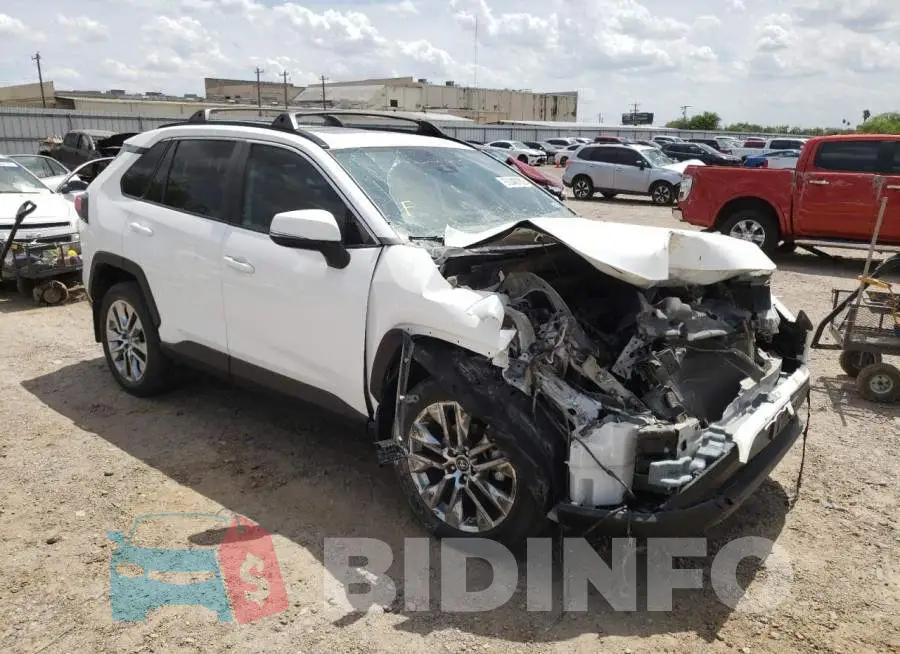 2T3C1RFV8KW027284 Photo# 1
