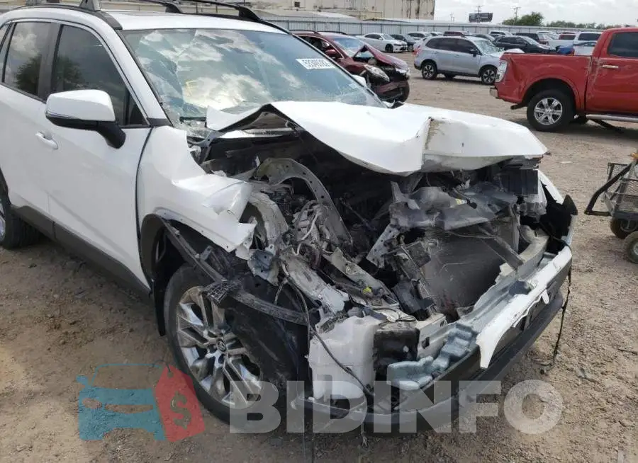 2T3C1RFV8KW027284 Photo# 9