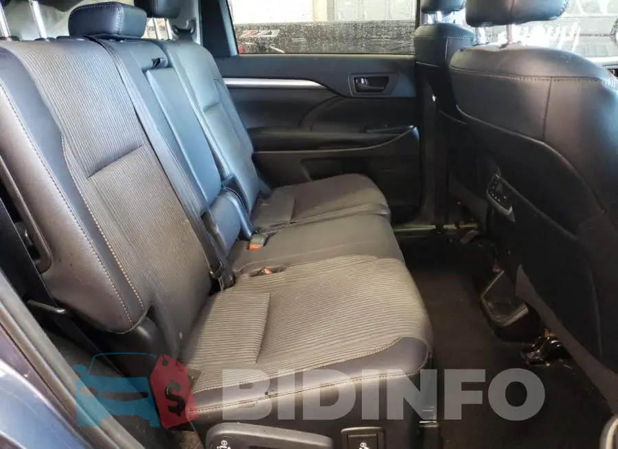 5TDZKRFH4GS178407 Photo# 6
