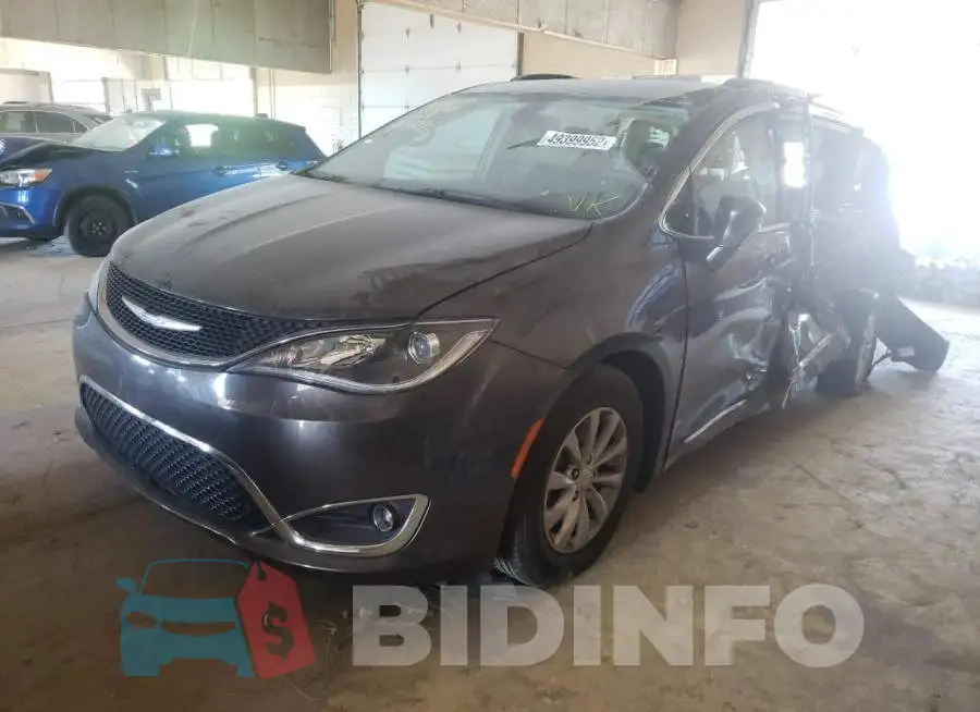 2C4RC1BGXHR524286 Photo# 2