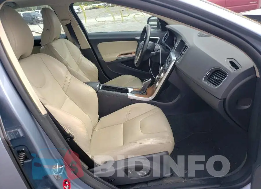 LYV402HM7HB148696 Photo# 5