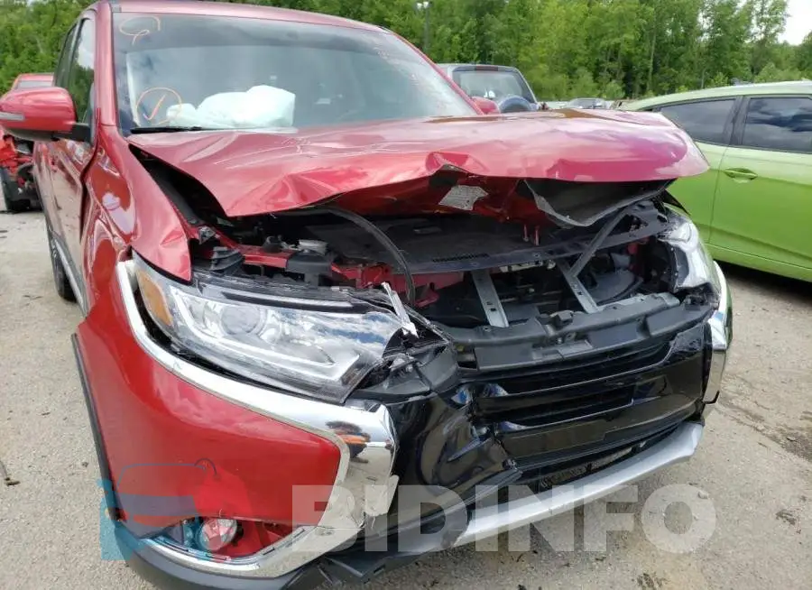 JA4AD3A34JZ017152 Photo# 9