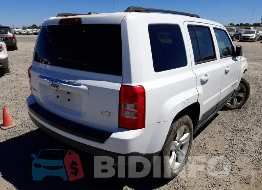 1C4NJRFB8GD532146 Photo# 4