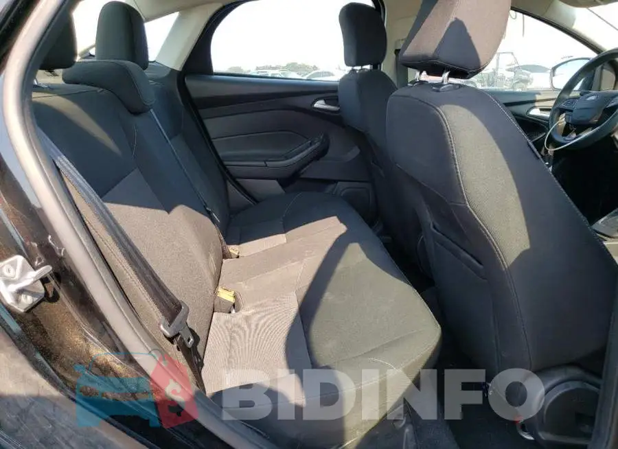 1FADP3F20GL337709 Photo# 6