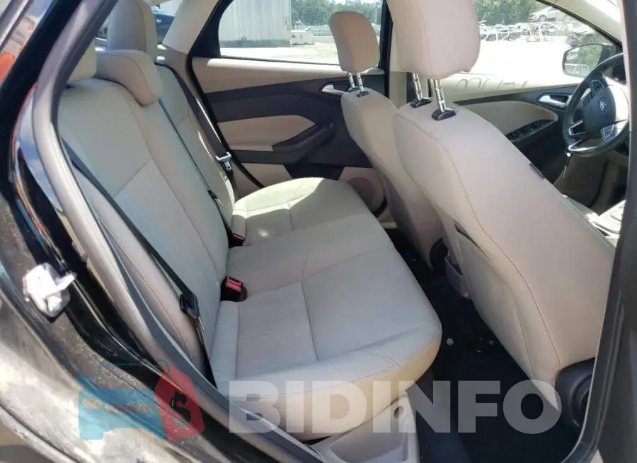 1FADP3F26GL241681 Photo# 6