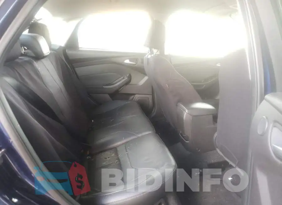 1FADP3F28GL246977 Photo# 6