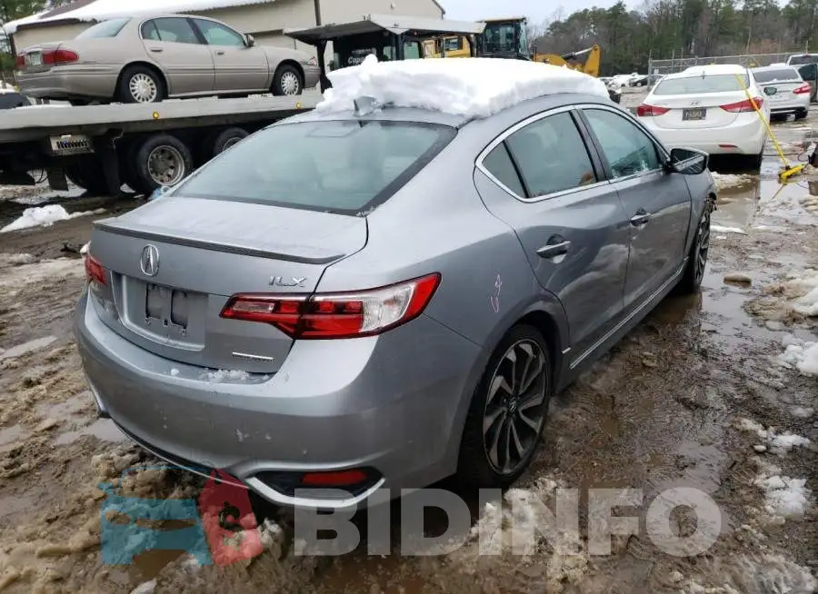 19UDE2F49JA002416 Photo# 4