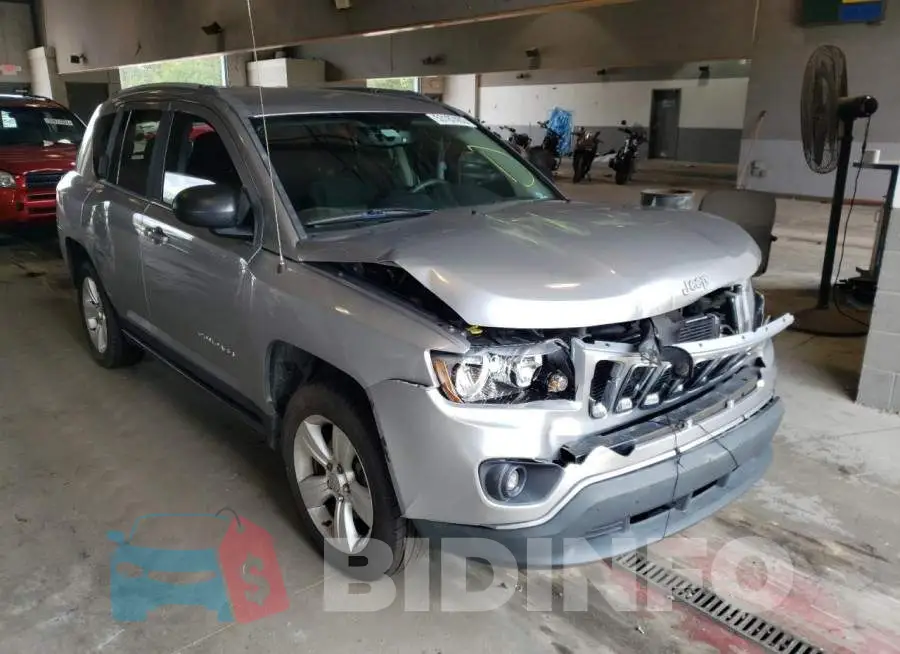 1C4NJCBA1GD513352 Photo# 1