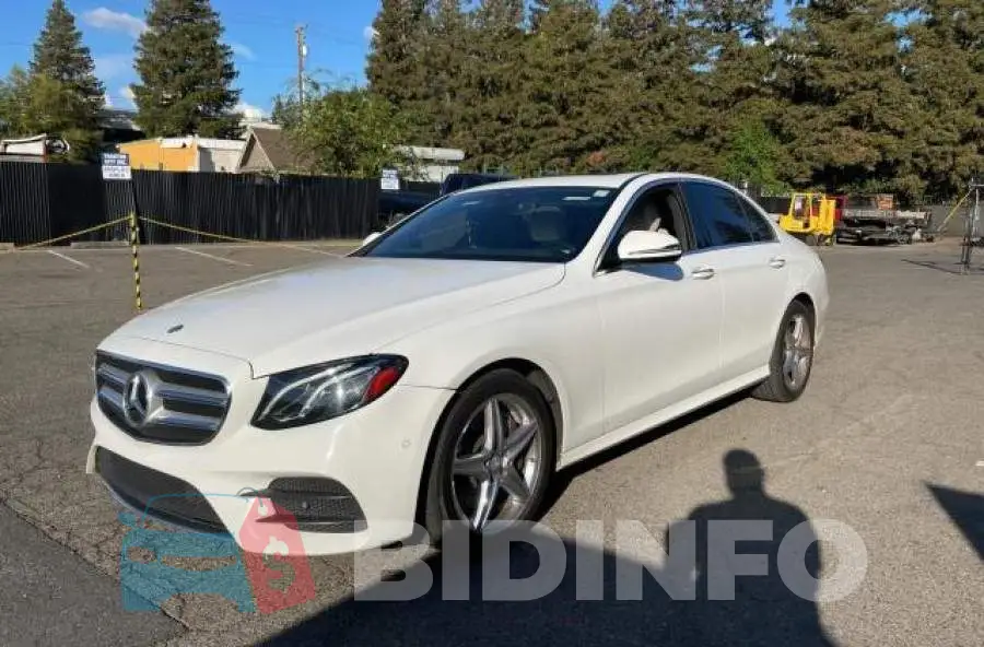 WDDZF4JB8HA041677 Photo# 2