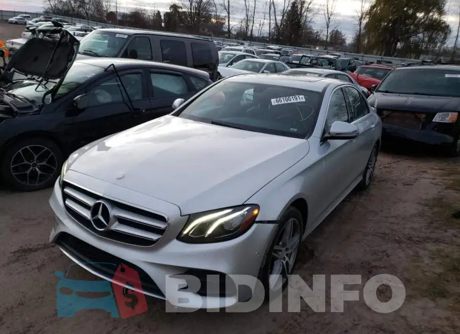 WDDZF4KB7HA097818 Photo# 2