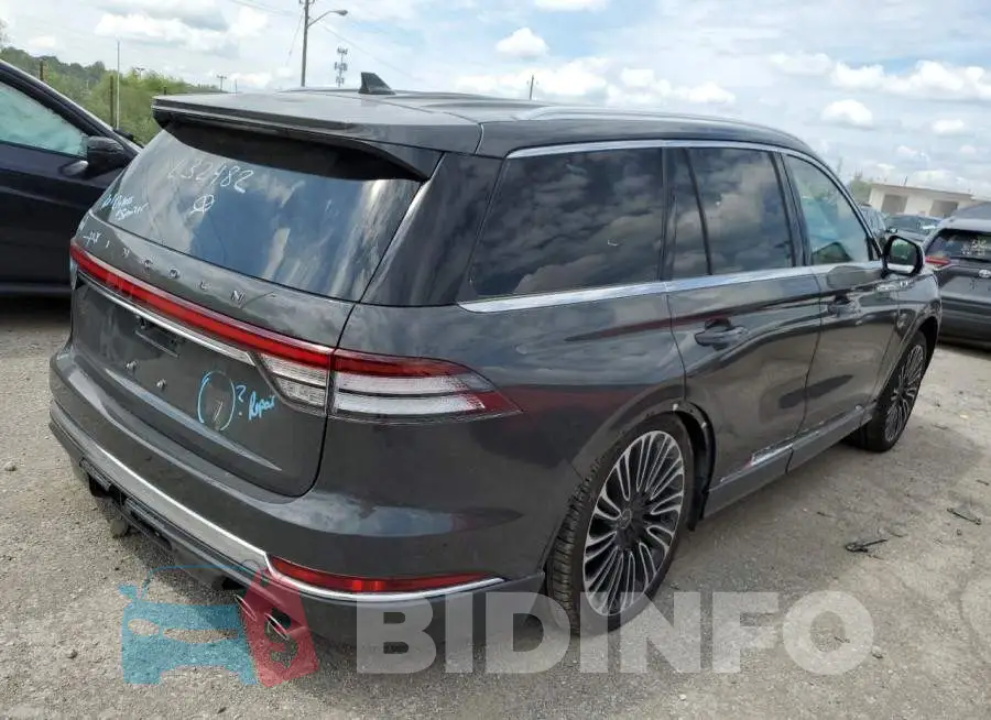 5LM5J9XC9LGL32482 Photo# 4