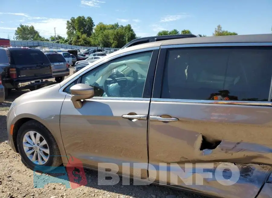 2C4RC1FG1JR150084 Photo# 10