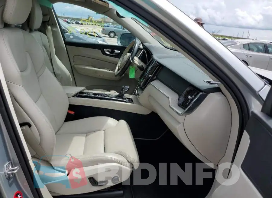 YV4102RL4J1009774 Photo# 5