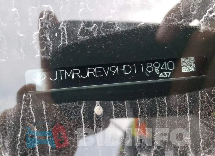 JTMRJREV9HD118940 Photo# 10