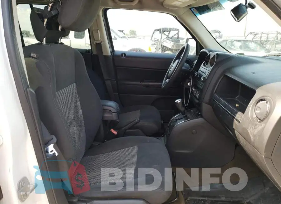 1C4NJRBB5HD106597 Photo# 5