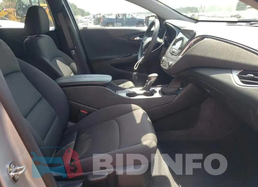 1G1ZD5ST8NF110713 Photo# 5